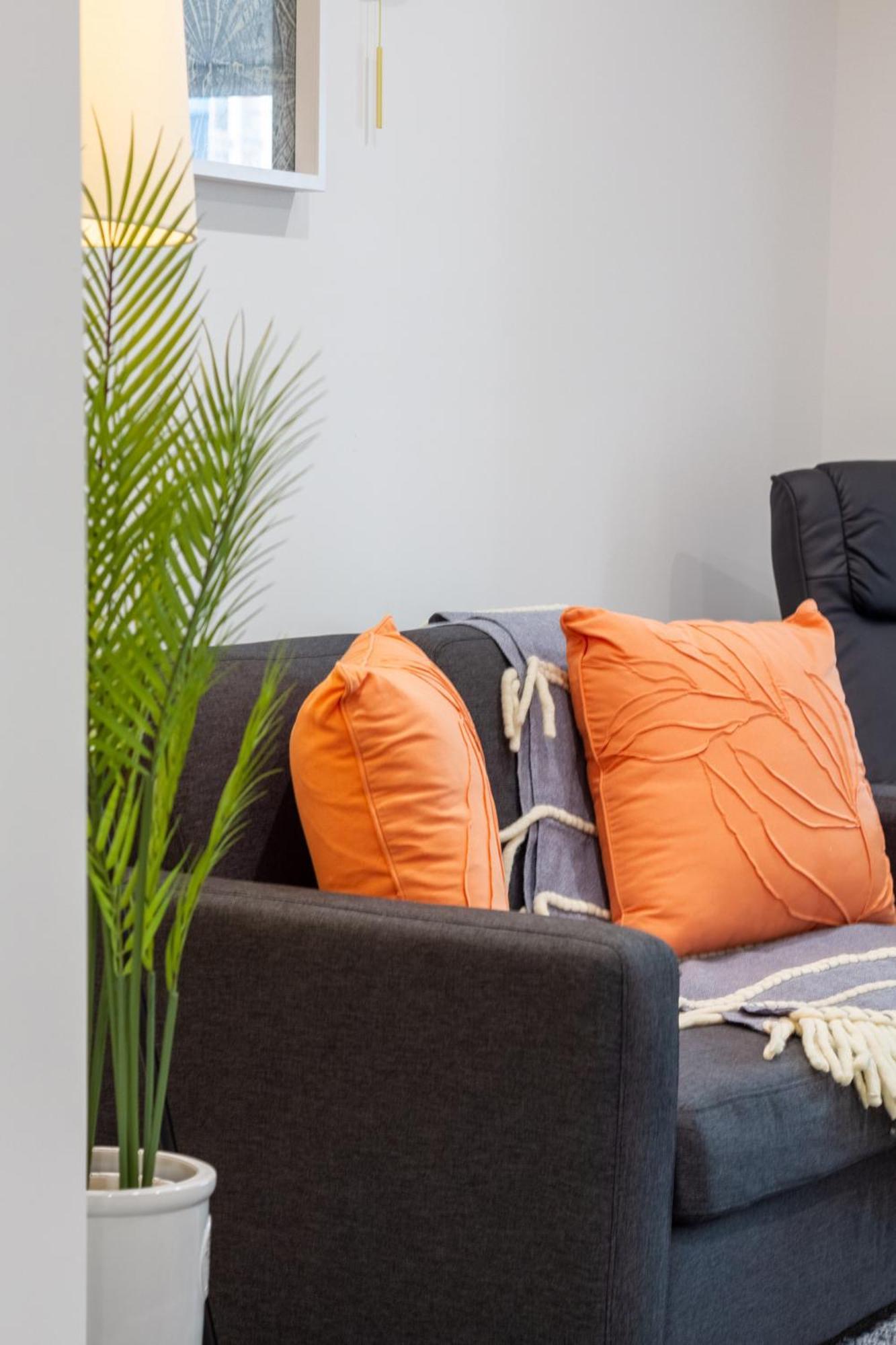 Luxury Living: 2-Bedroom Retreat In Christchurch Buitenkant foto