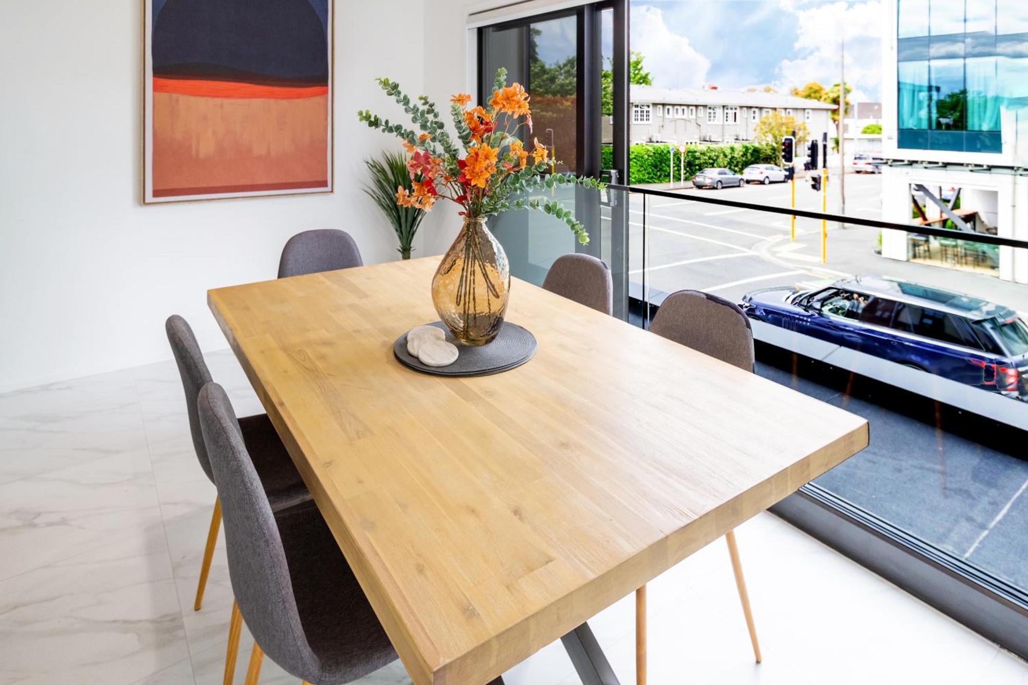 Luxury Living: 2-Bedroom Retreat In Christchurch Buitenkant foto