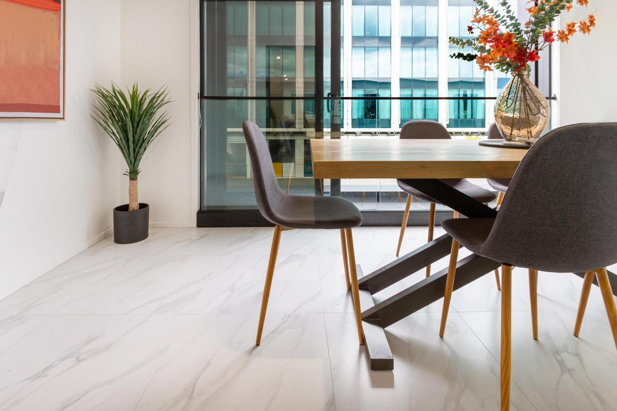 Luxury Living: 2-Bedroom Retreat In Christchurch Buitenkant foto